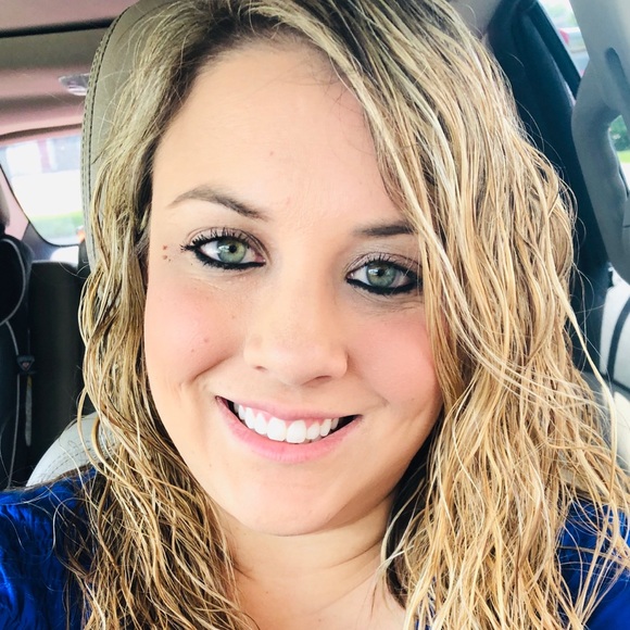 Meet your Posher, Tiffany - Picture 1 of 1